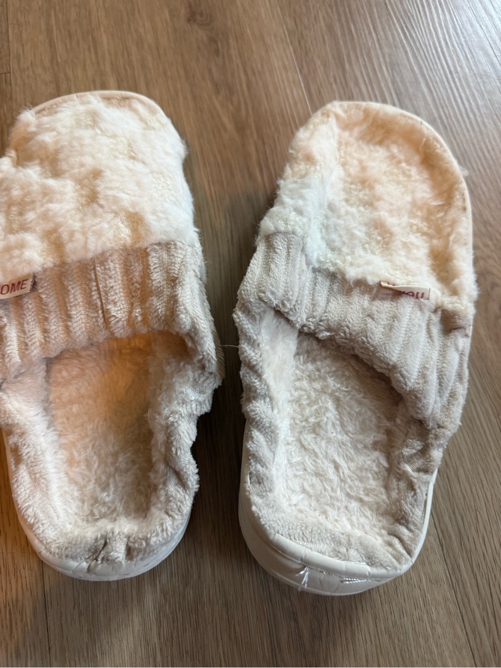 Plush Cream Slide Slippers with Faux-Fur Lining size 7.5-8.5